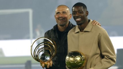   Dembelé y Luis Enrique exhibieron el Balón de Oro y el Trofeo 