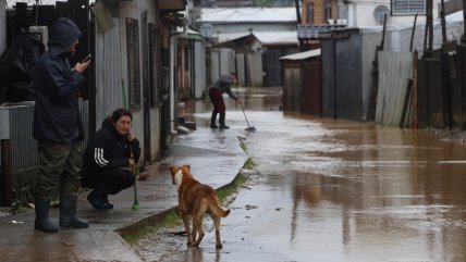  Tres familias siguen aisladas en Capitán Prat tras derrumbes e inundaciones en Aysén  