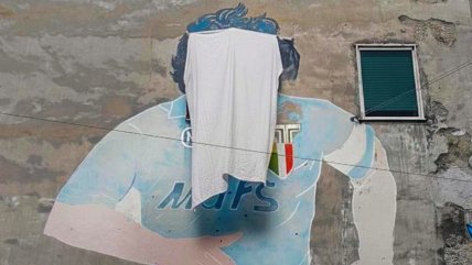   Polémica en Nápoles: Taparon el icónico mural de Diego Maradona por una protesta 