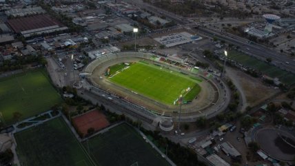   Palestino estrenó la iluminación del Municipal de La Cisterna en el duelo contra Limache 