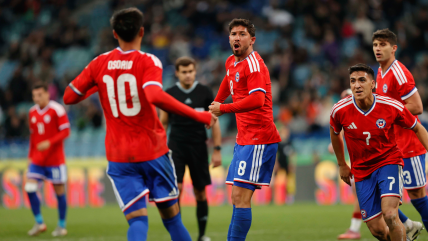   Loyola y Osorio lideraron la reacción y victoria de La Roja con uno menos ante Perú 