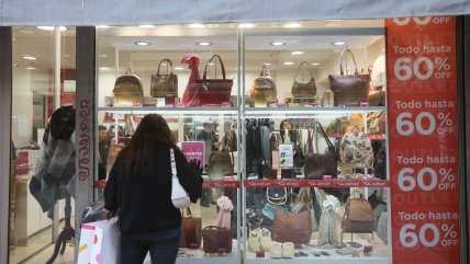   Dispar rendimiento en octubre: creció el comercio, pero cayó la producción industrial 