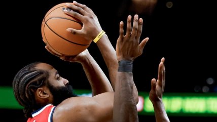   Los Clippers sorprendieron a los Hawks de la mano de James Harden 