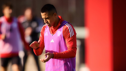   [VIDEO] ¡Golazo! Alexis Sánchez sorprendió con su mejor versión en el entrenamiento de Sevilla 